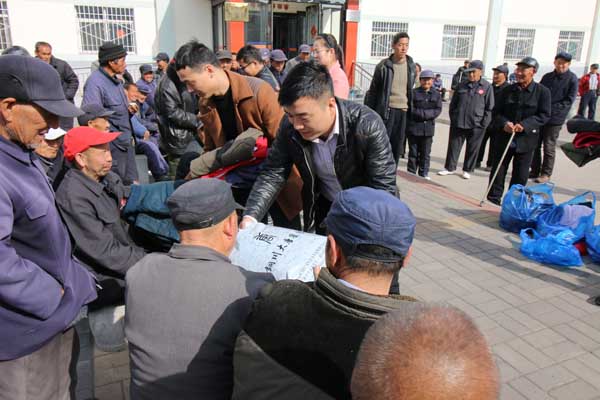 關(guān)愛(ài)空巢老人活動(dòng)