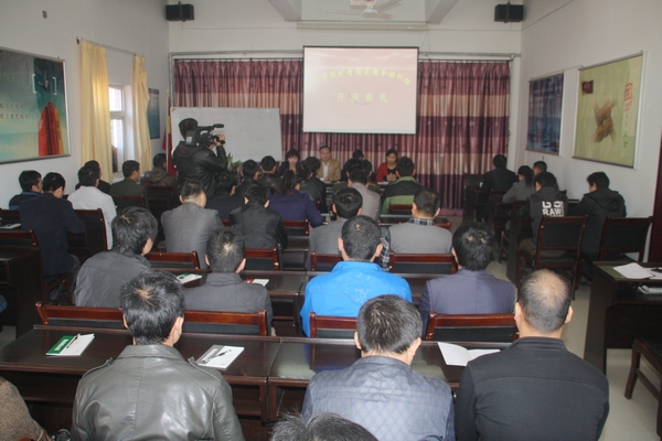 下石節(jié)礦青崗員培訓(xùn)開(kāi)班儀式現(xiàn)場(chǎng) 下石節(jié)礦青崗員培訓(xùn)開(kāi)班儀式現(xiàn)場(chǎng)