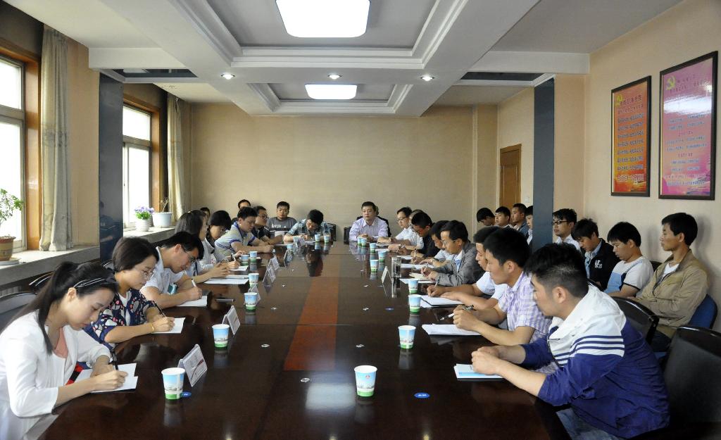 “在轉型發(fā)展實現(xiàn)強局... 