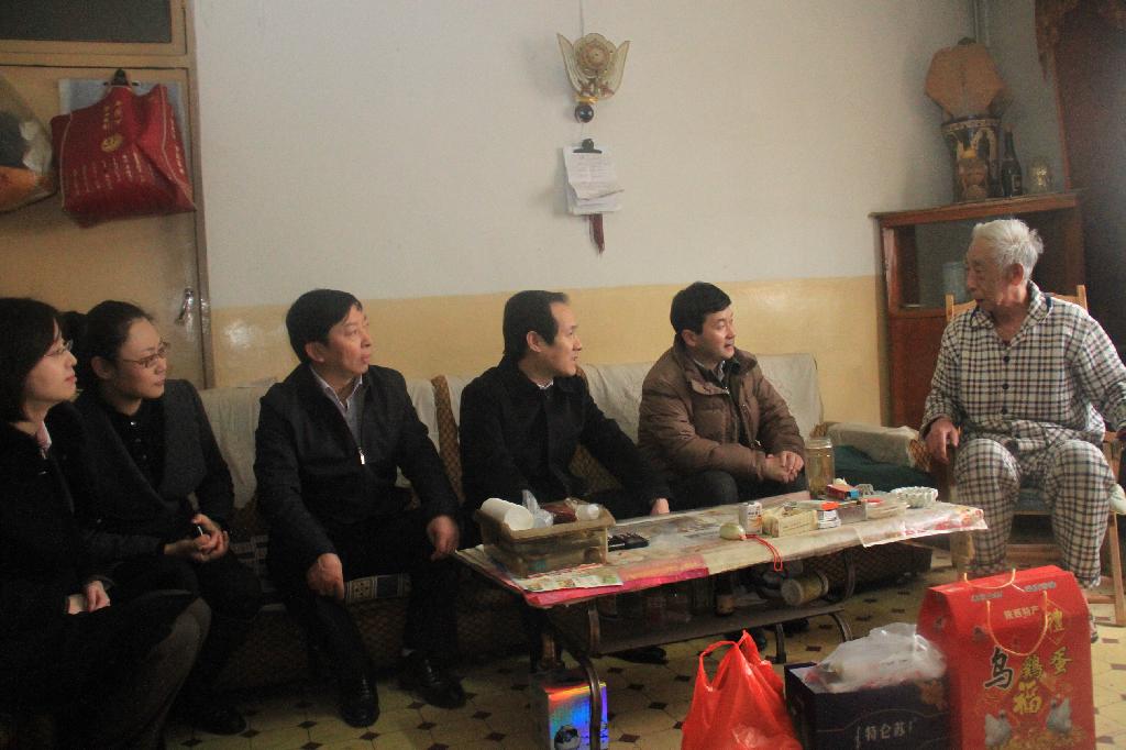 團省委領導在公司領導... 